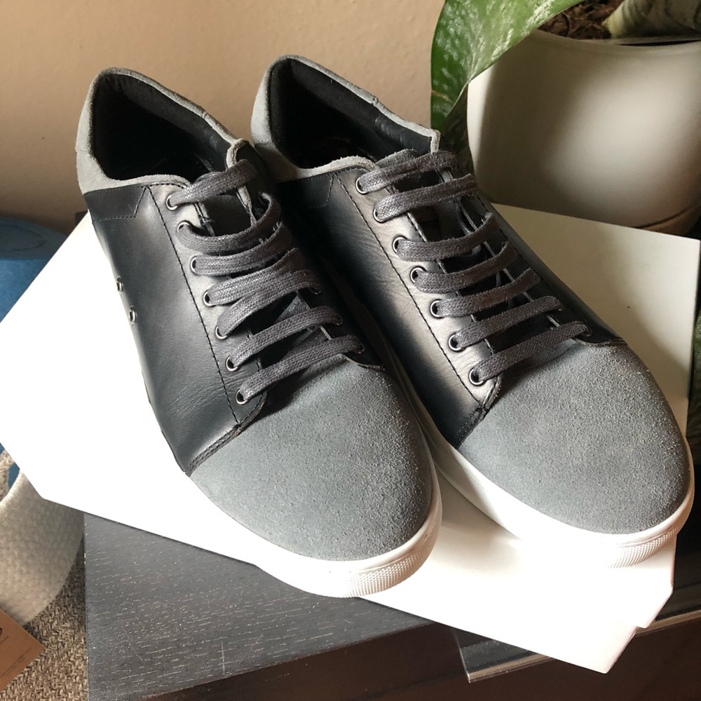 ✖️SOLD✖️ Zanzara Suede and Leather Low Top Sneaker - Picture 2 of 7